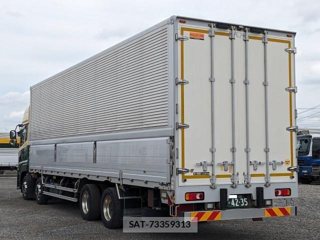 Nissan QUON 2019-06 7963390-2
