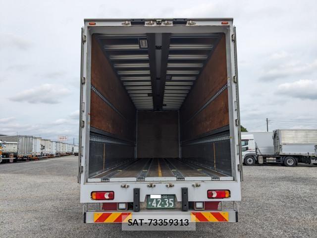 Nissan QUON 2019-06 7963390-7