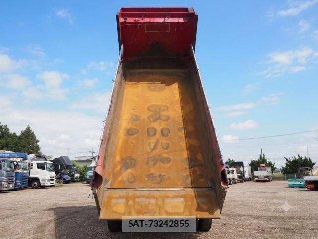 Nissan QUON 2013-06 7963401-10