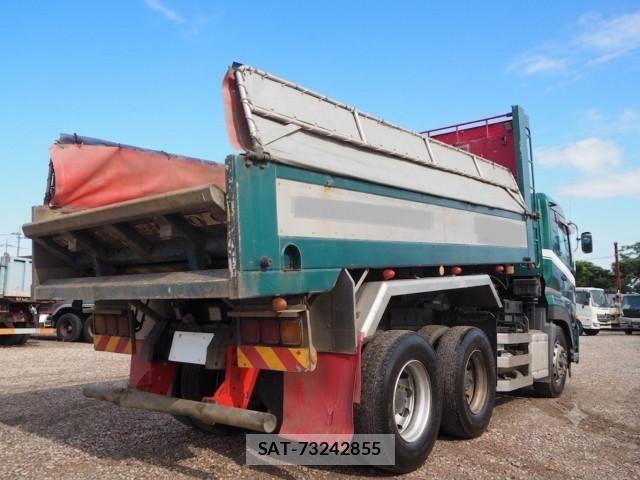 Nissan QUON 2013-06 7963401-4
