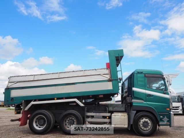 Nissan QUON 2013-06 7963401-5