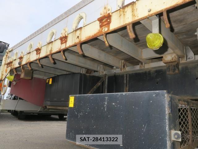 Nissan QUON 2016-12 7963391-12