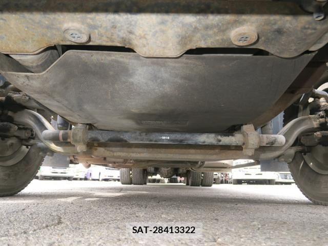 Nissan QUON 2016-12 7963391-14