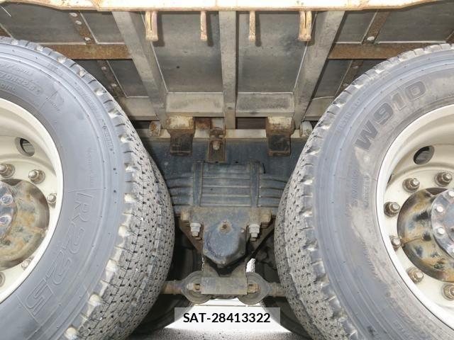 Nissan QUON 2016-12 7963391-16