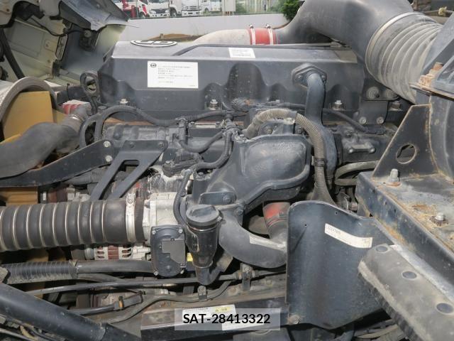 Nissan QUON 2016-12 7963391-19