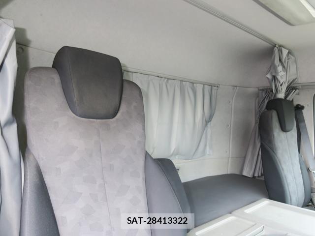Nissan QUON 2016-12 7963391-22