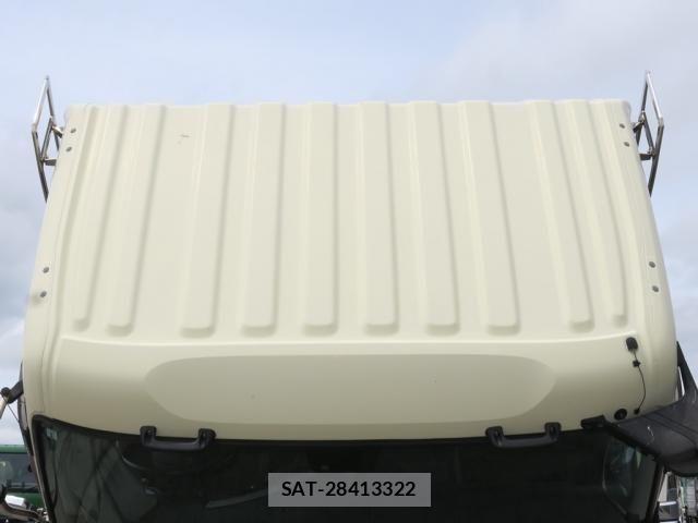 Nissan QUON 2016-12 7963391-7