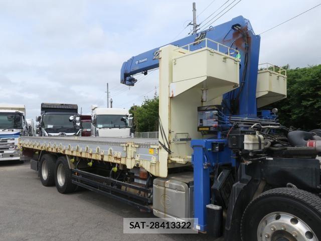 Nissan QUON 2016-12 7963391-8