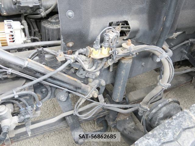 Nissan QUON 2018-08 7963400-15