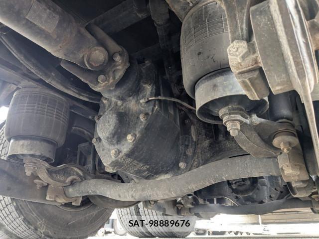 Nissan QUON 2017-12 7963402-19