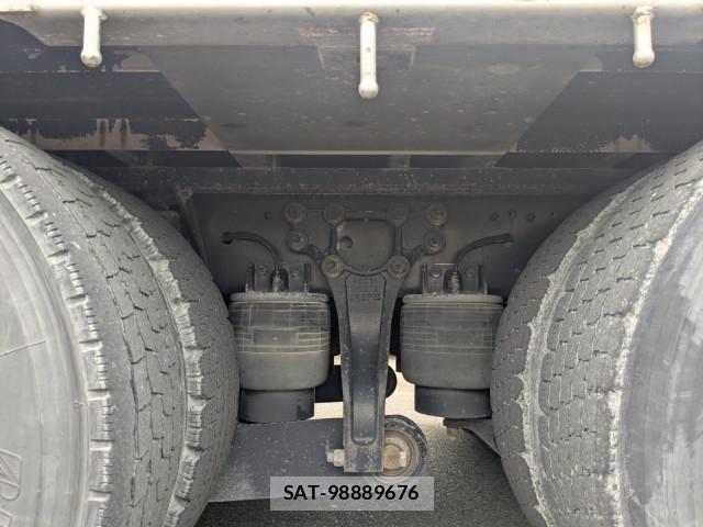 Nissan QUON 2017-12 7963402-22