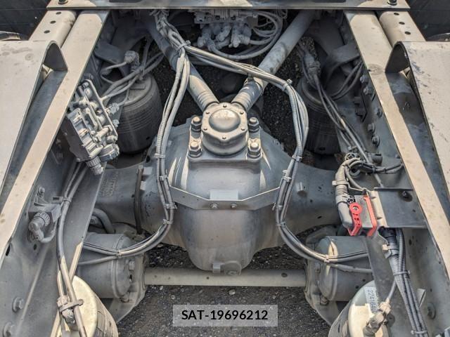 Nissan QUON 2024-10 7963388-14
