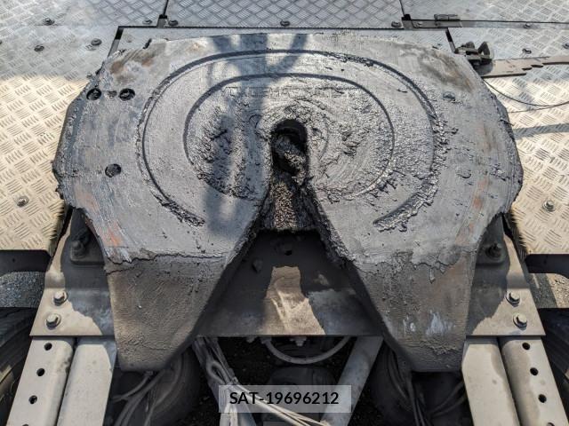 Nissan QUON 2024-10 7963388-15