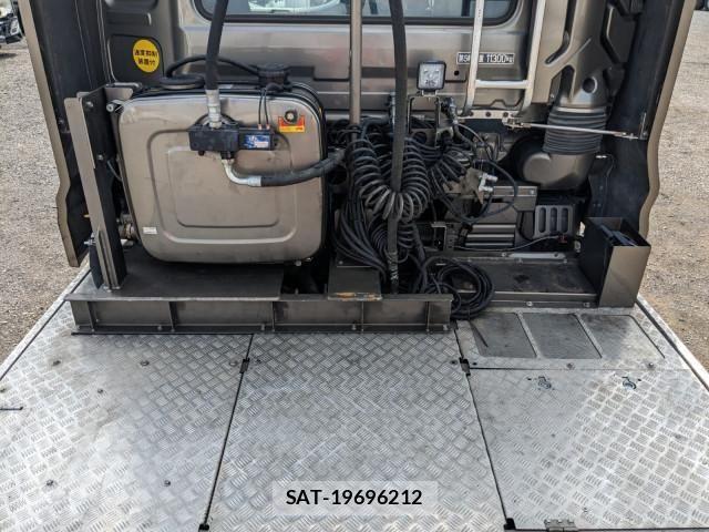 Nissan QUON 2024-10 7963388-16