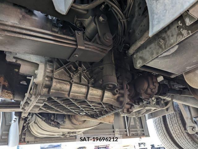Nissan QUON 2024-10 7963388-25