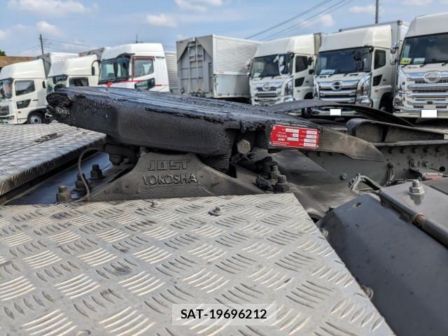 Nissan QUON 2024-10 7963388-26