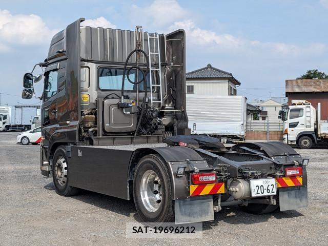 Nissan QUON 2024-10 7963388-2