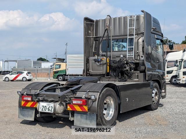 Nissan QUON 2024-10 7963388-3
