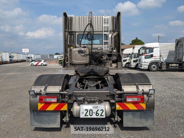 Nissan QUON 2024-10 7963388-4