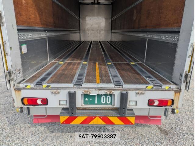 Nissan QUON 2019-07 7963393-11