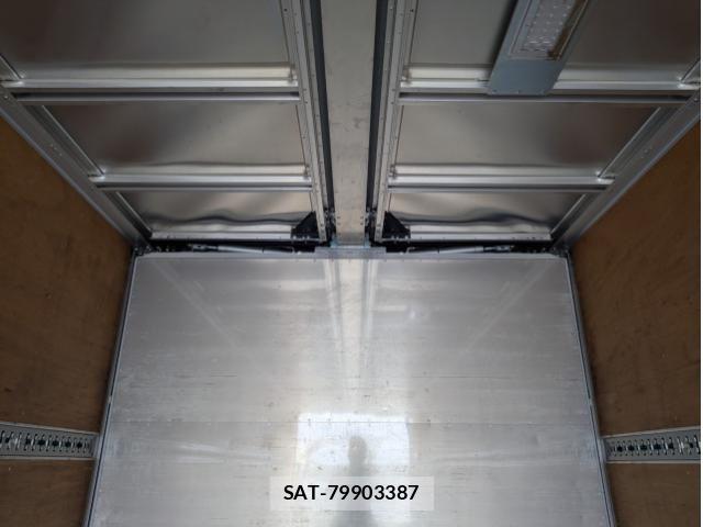 Nissan QUON 2019-07 7963393-13