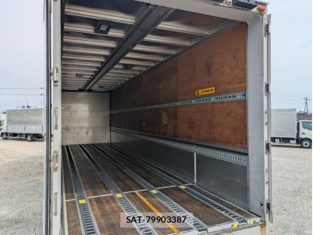 Nissan QUON 2019-07 7963393-15