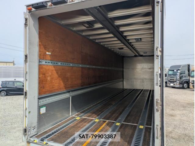 Nissan QUON 2019-07 7963393-16