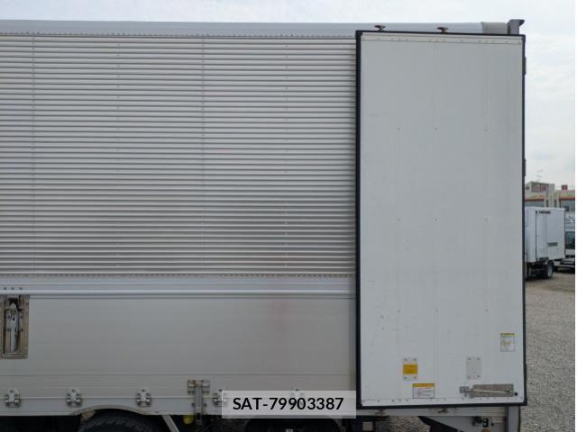 Nissan QUON 2019-07 7963393-17