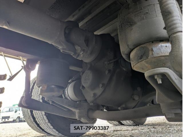 Nissan QUON 2019-07 7963393-22