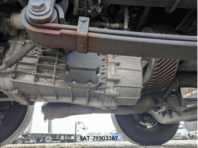 Nissan QUON 2019-07 7963393-24