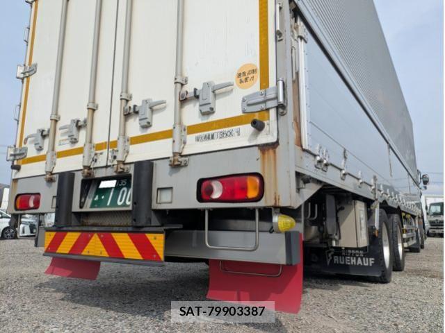 Nissan QUON 2019-07 7963393-7