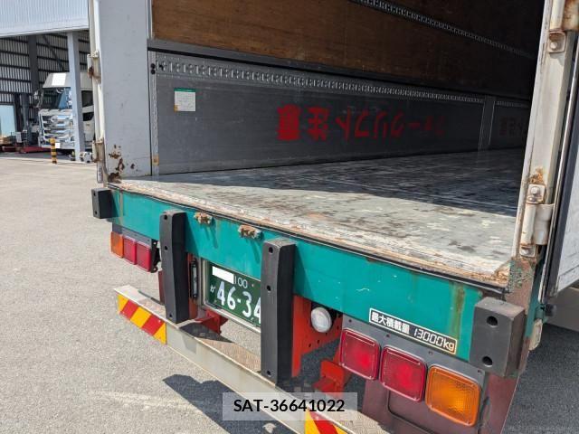 Nissan QUON 2017-08 7963403-22