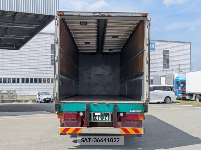 Nissan QUON 2017-08 7963403-7