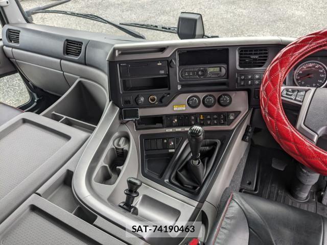 Nissan QUON 2019-06 7963392-11
