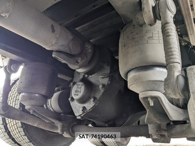 Nissan QUON 2019-06 7963392-13