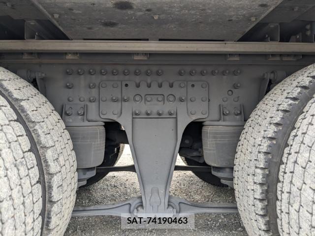 Nissan QUON 2019-06 7963392-14