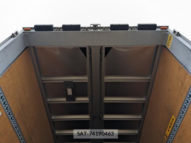 Nissan QUON 2019-06 7963392-18