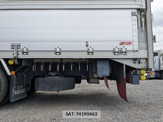 Nissan QUON 2019-06 7963392-27