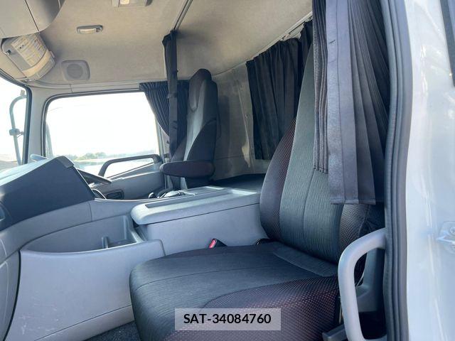 Nissan QUON 2021-06 8037826-13