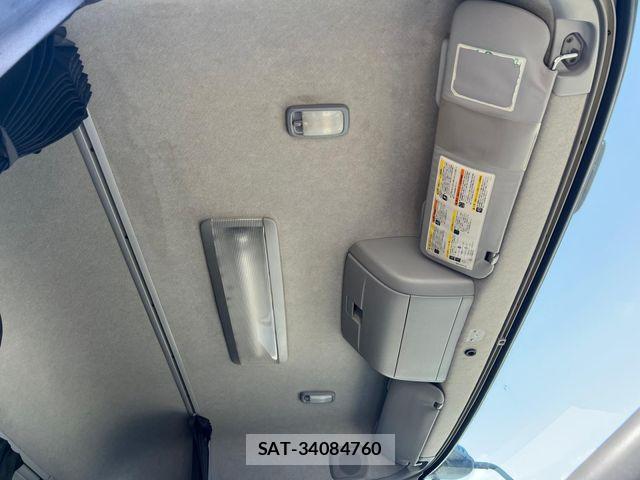 Nissan QUON 2021-06 8037826-18