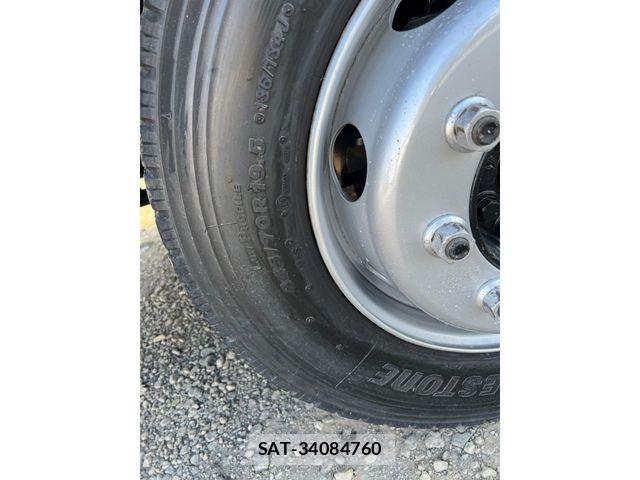 Nissan QUON 2021-06 8037826-20