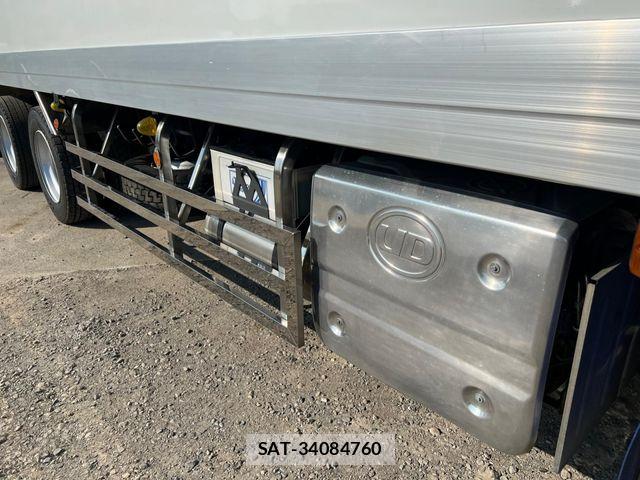 Nissan QUON 2021-06 8037826-28