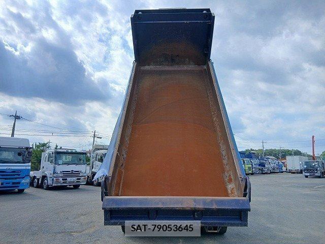 Nissan QUON 2008-12 8037827-11