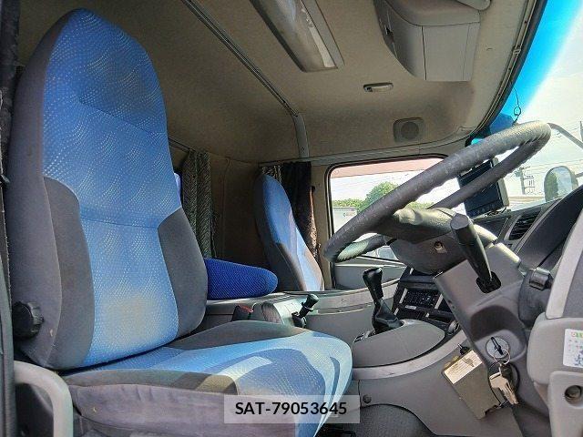 Nissan QUON 2008-12 8037827-13