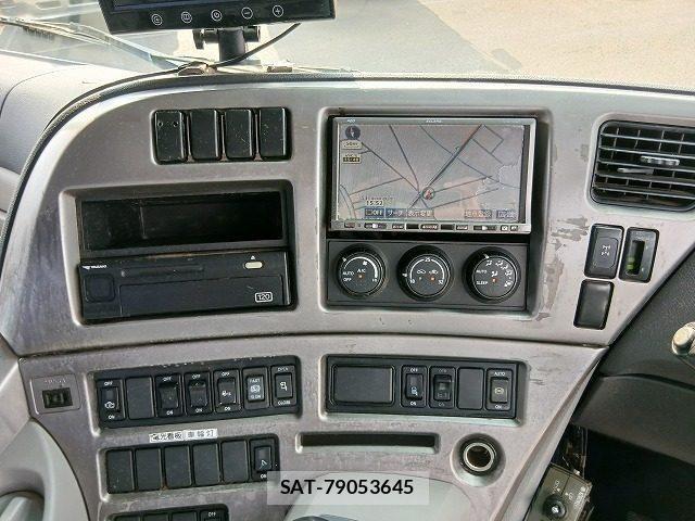 Nissan QUON 2008-12 8037827-15