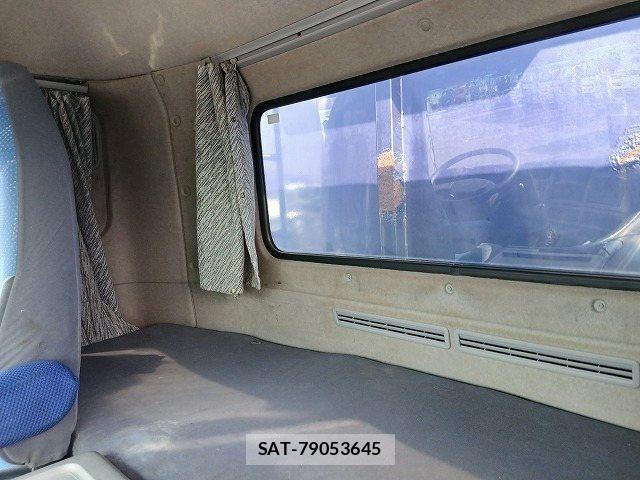 Nissan QUON 2008-12 8037827-16