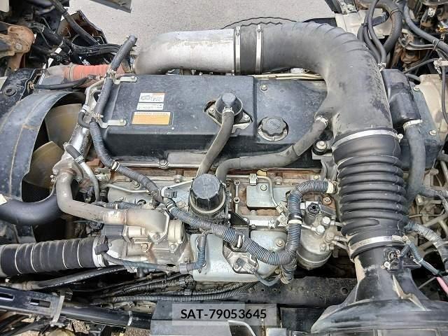 Nissan QUON 2008-12 8037827-18