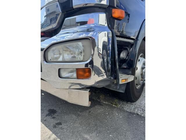 Nissan QUON 2012-09 8060610-3