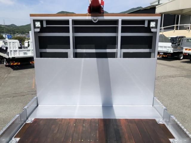 Nissan QUON 2025-02 8060606-22