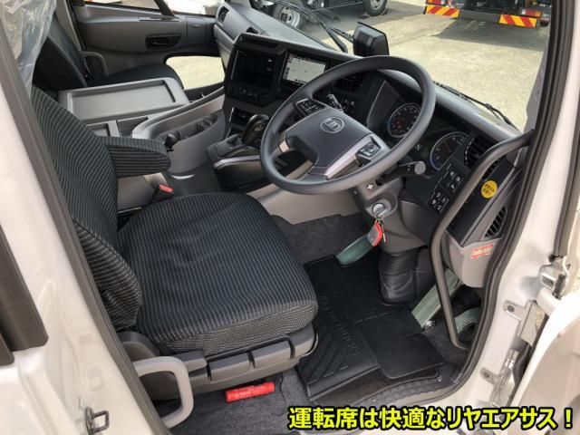 Nissan QUON 2025-02 8060606-7